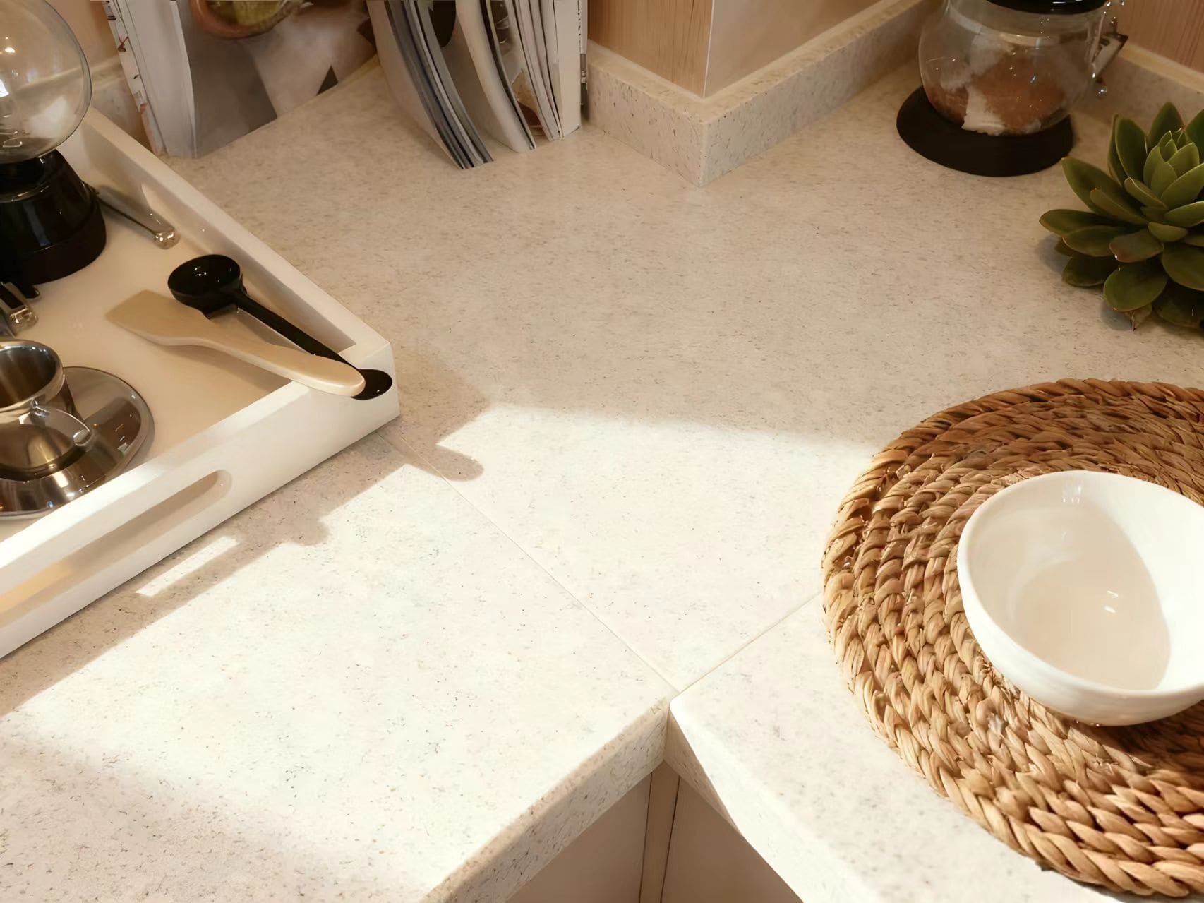 Как скрыть шов на кварцевой столешнице?